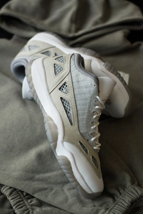 AIR JORDAN 11 RETRO LOW IE LT OREWOOD
