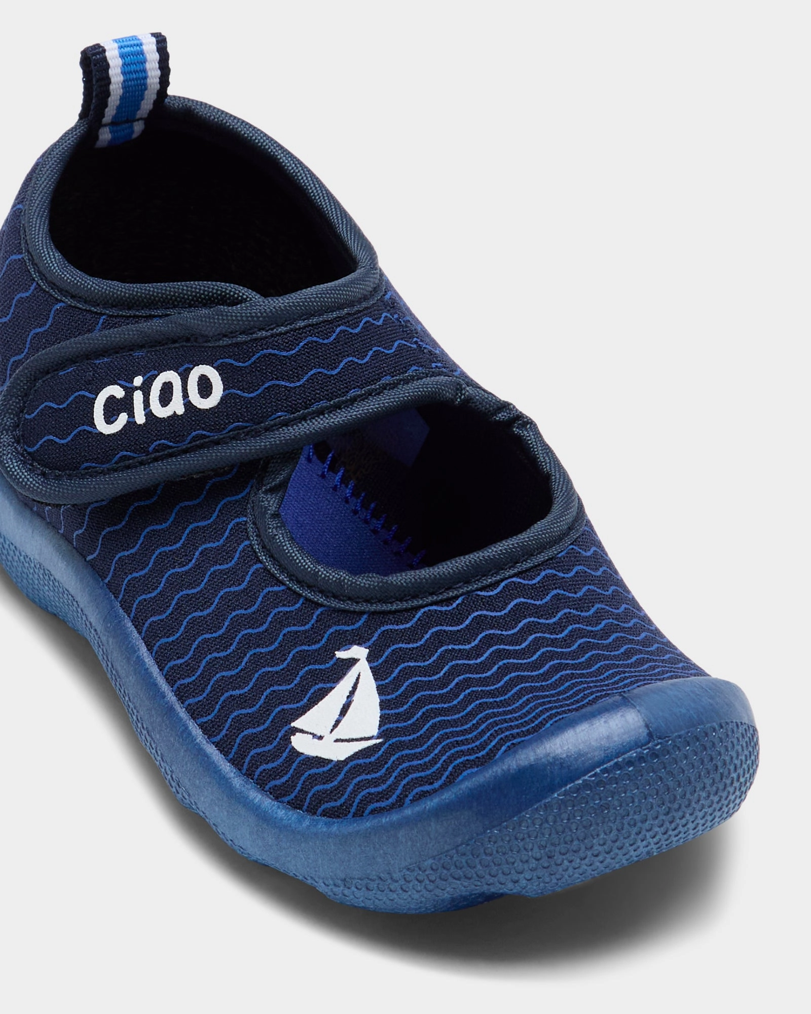 Beach Sails Navy/White