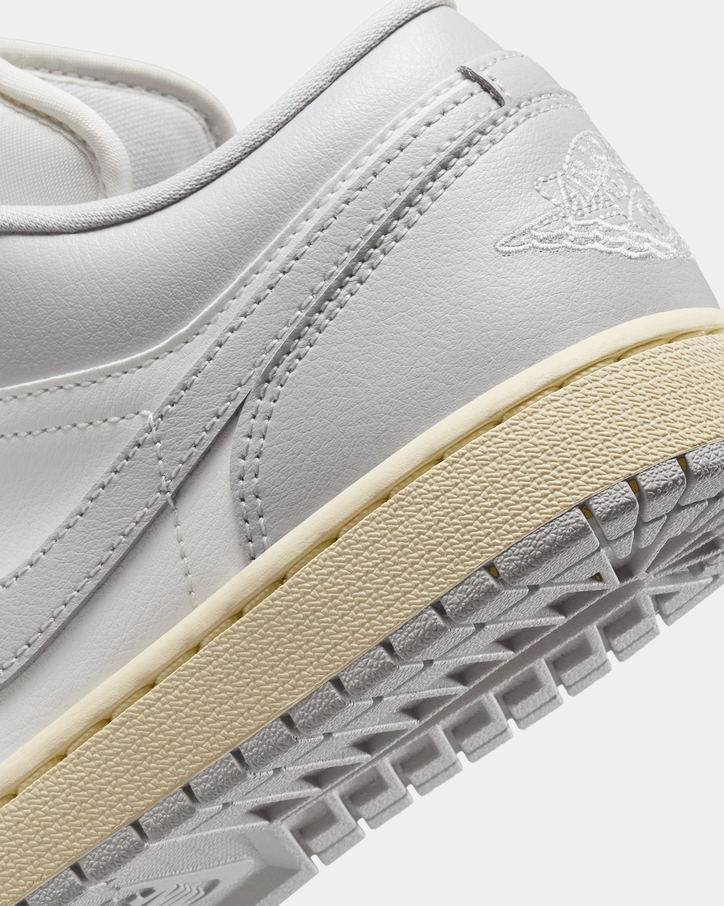 Jordan Women's Air Jordan 1 Low Light Grey Sail/Natural Grey