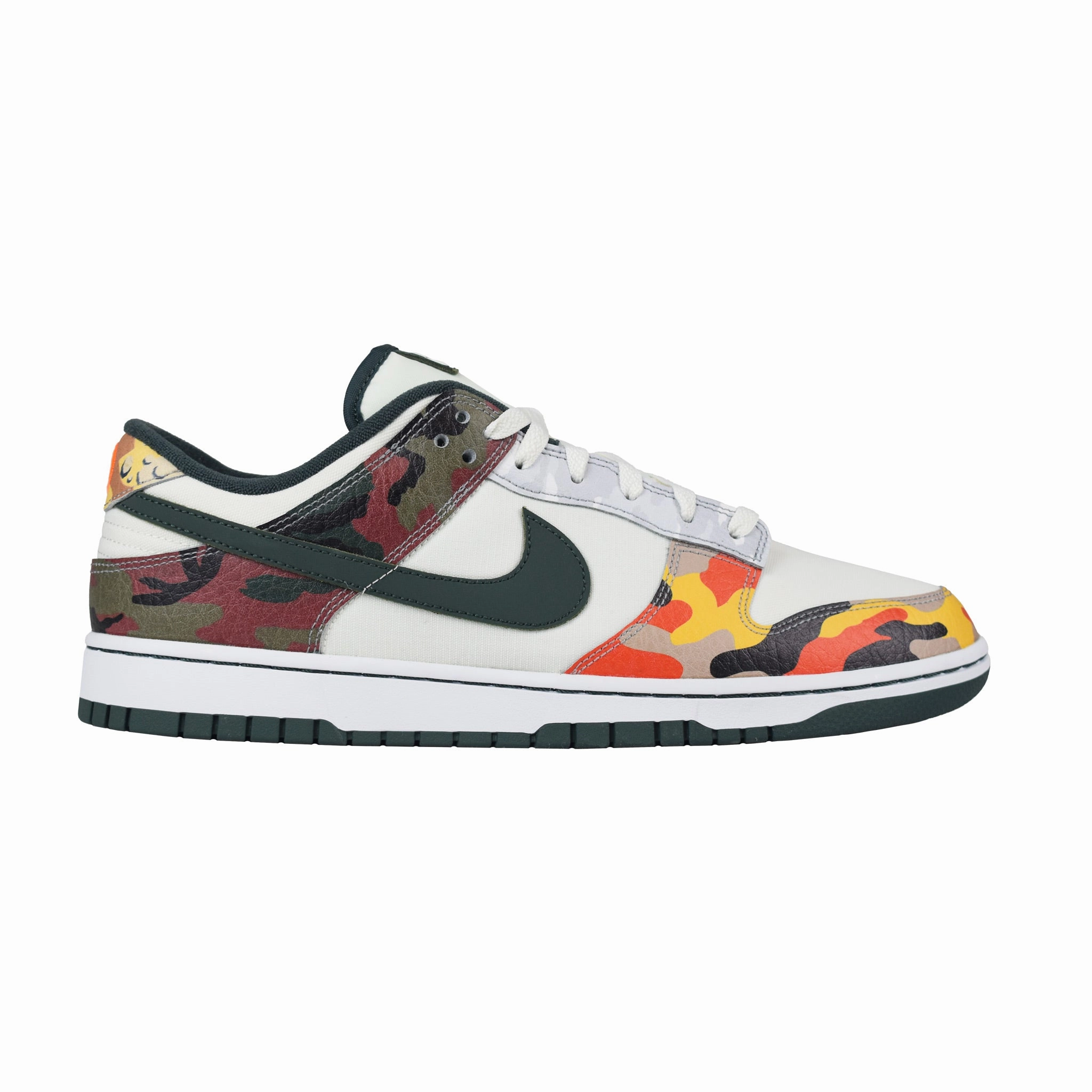 Nike Dunk SE Low - Sail Multi-Camo