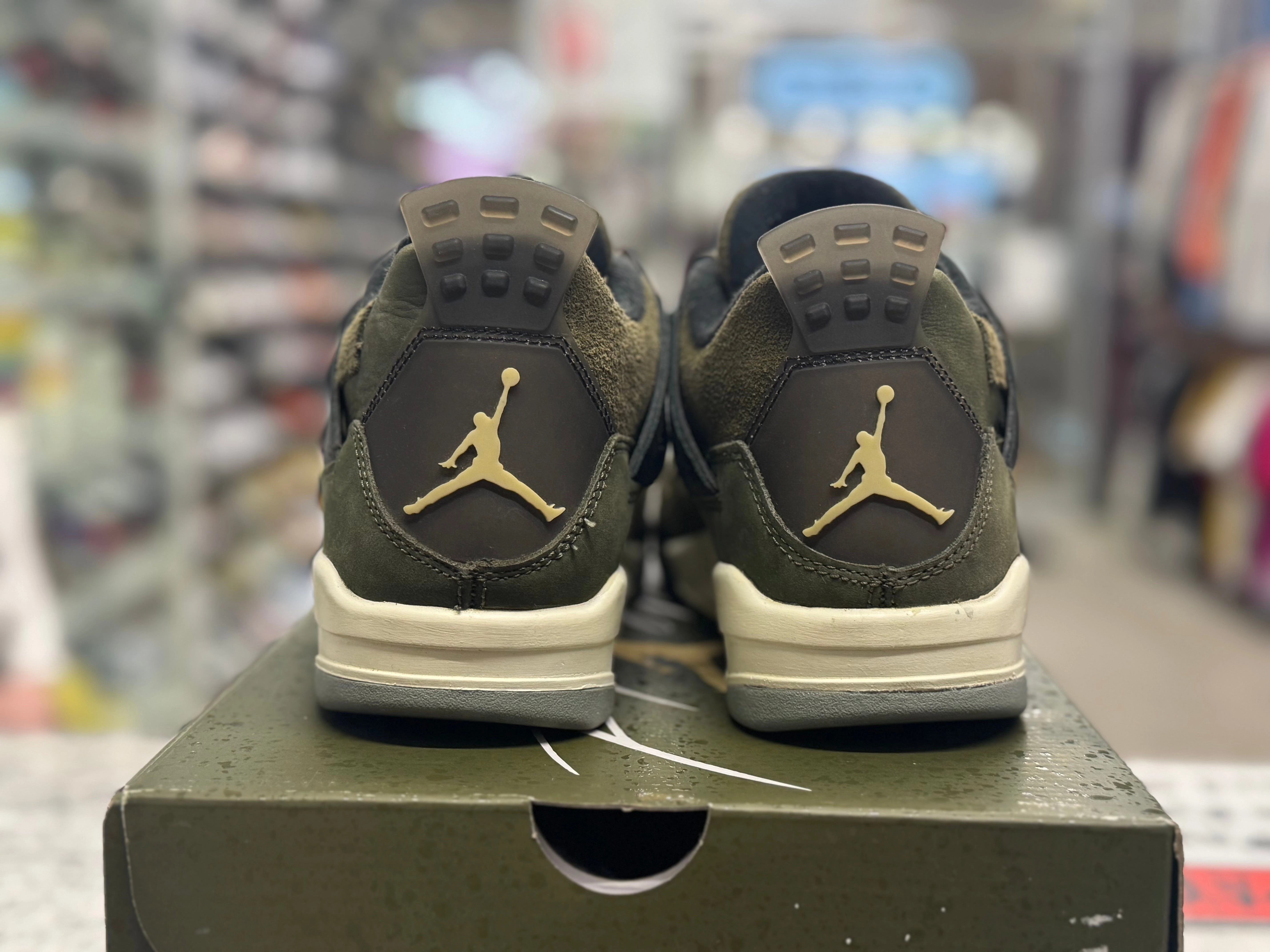 PRE OWNED Air Jordan Retro 4 Craft Medium Olive GS