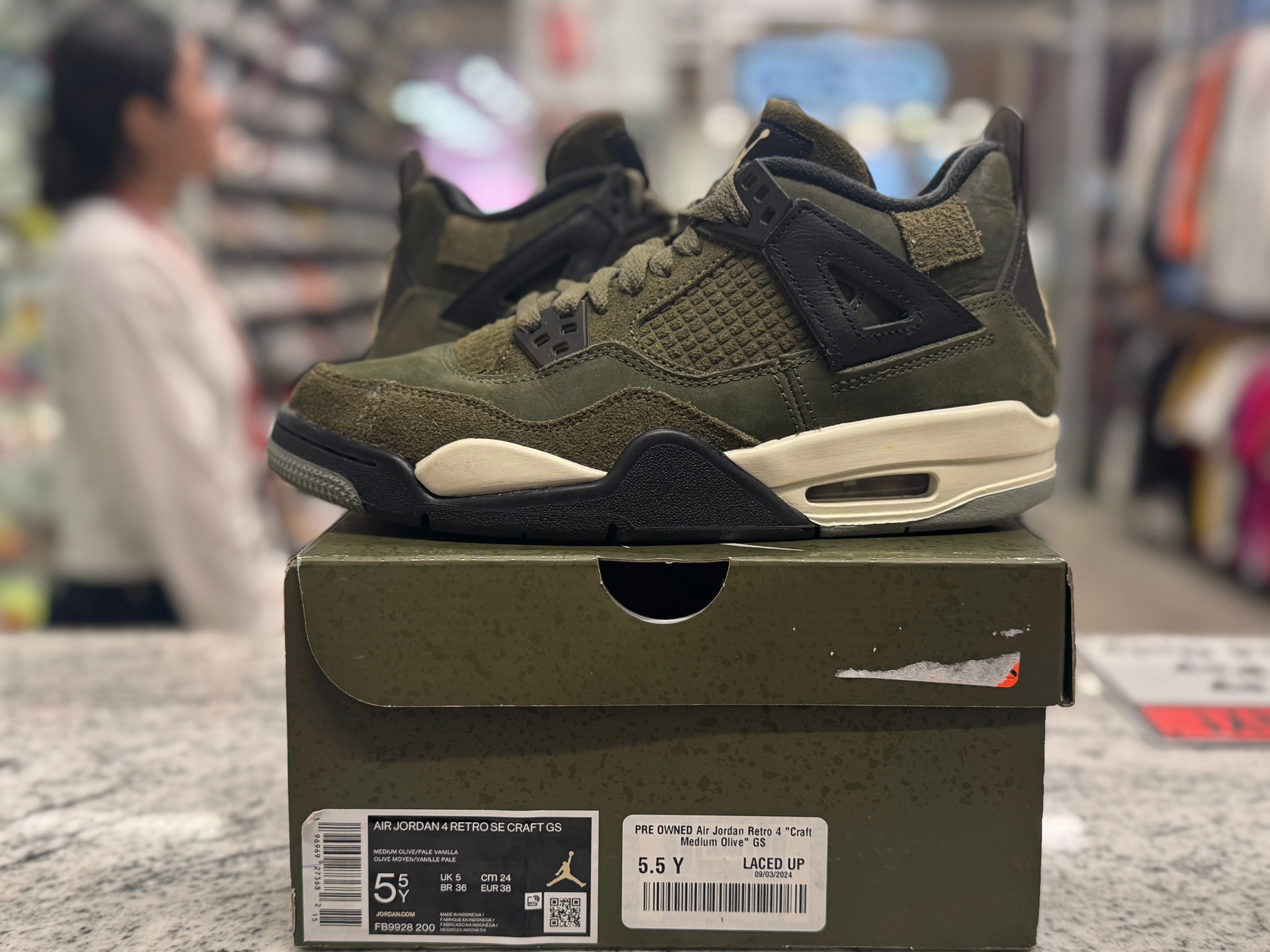 PRE OWNED Air Jordan Retro 4 Craft Medium Olive GS