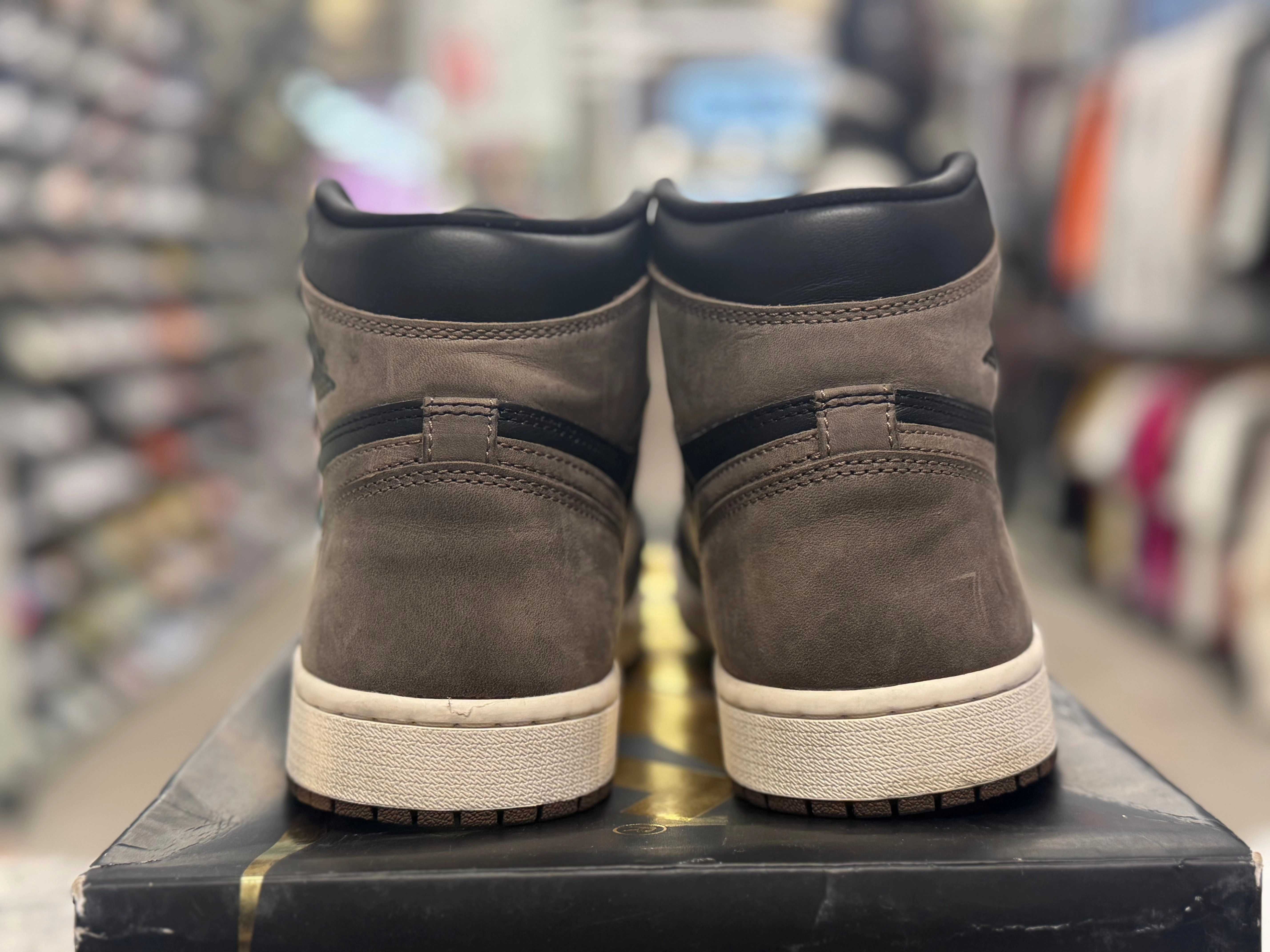 PRE OWNED Jordan 1 Retro High OG Palomino