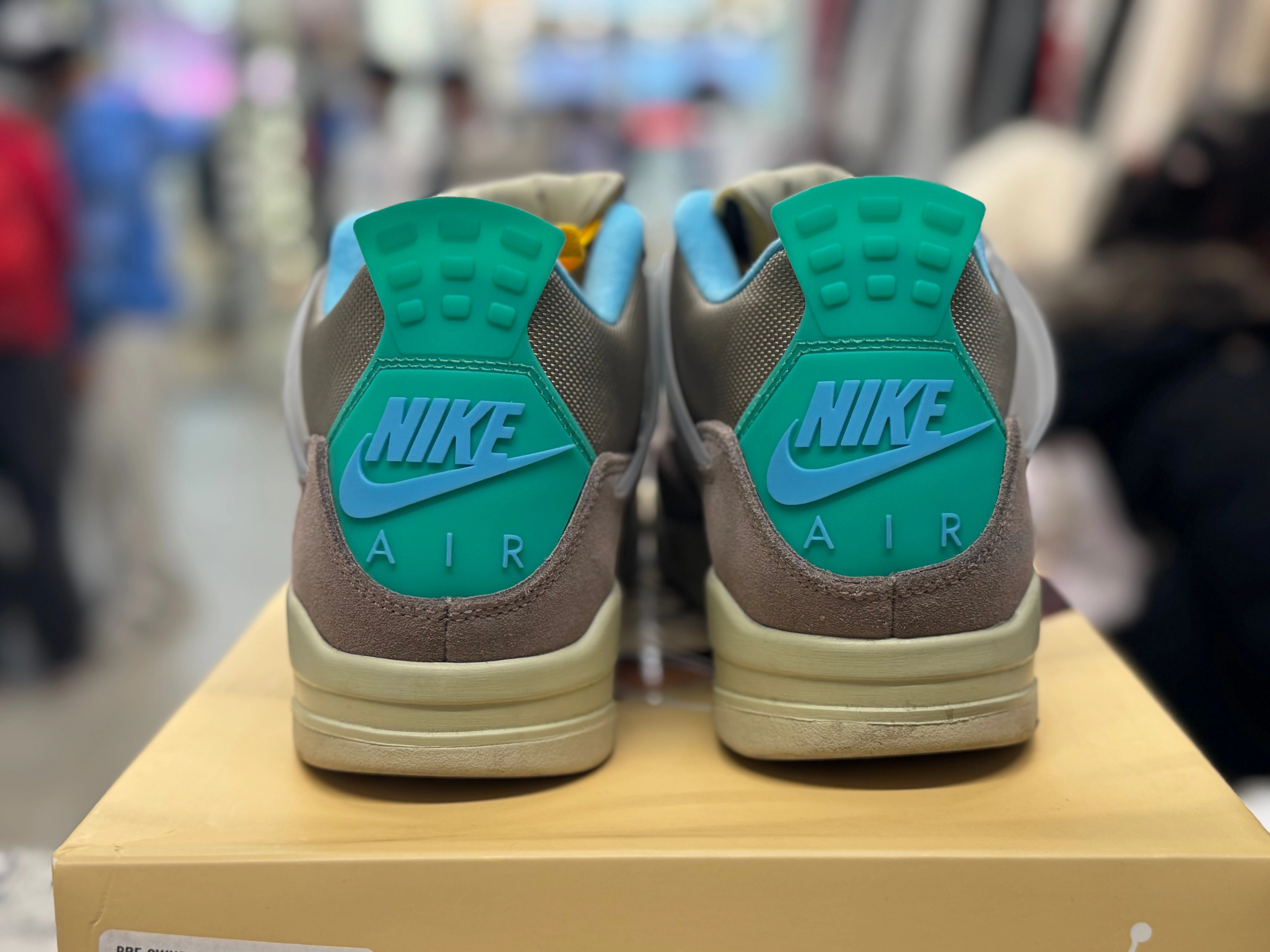 PRE OWNED  Jordan Retro 4 SP 30th Anniversary Union Taupe Haze