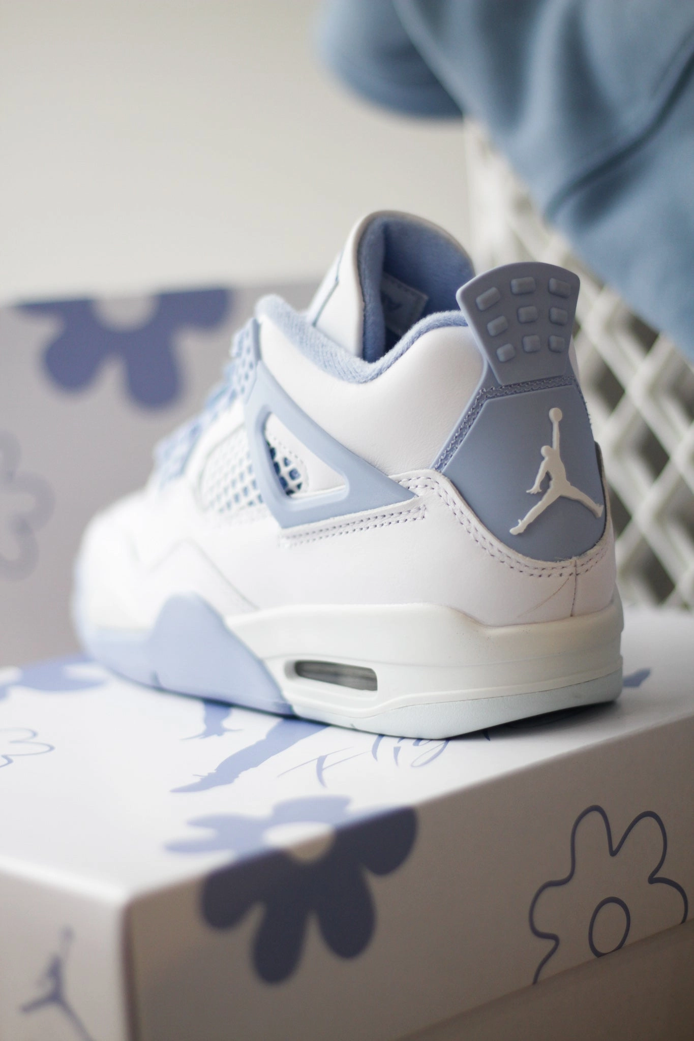 W AIR JORDAN 4 RETRO WHITE/ALUMINUM-BLUE TINT-OIL GREEN